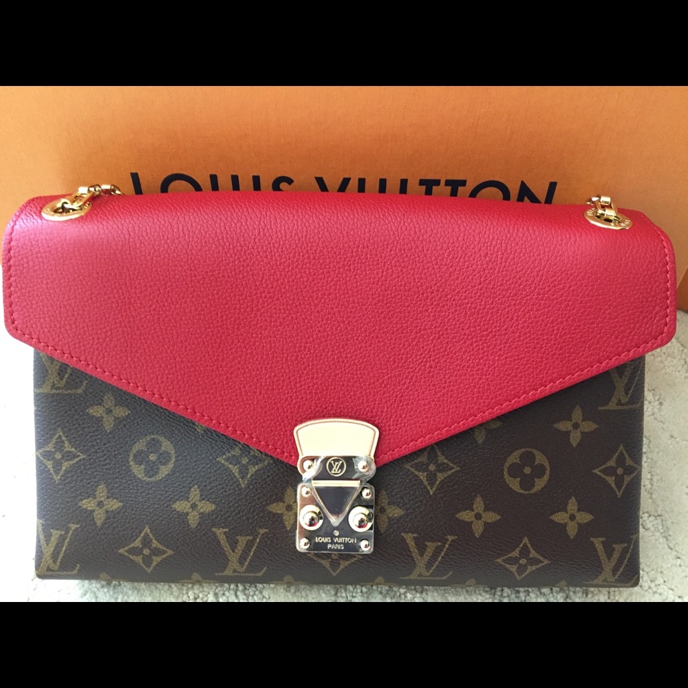 Louis Vuitton pallas chain red