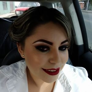 Meet your Posher, Claudia