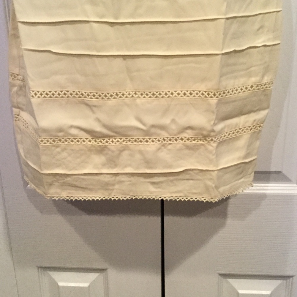 Trim Collar Sheath Style Ivory dress - Picture 5 of 8