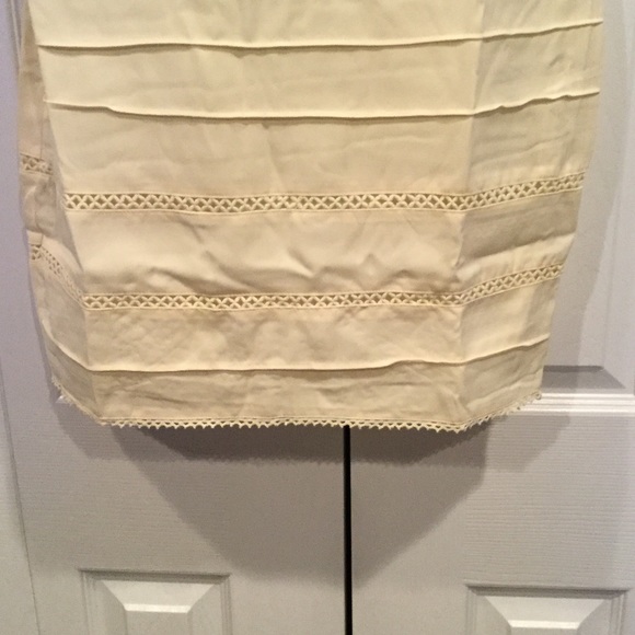 Trim Collar Sheath Style Ivory dress - Picture 5 of 8