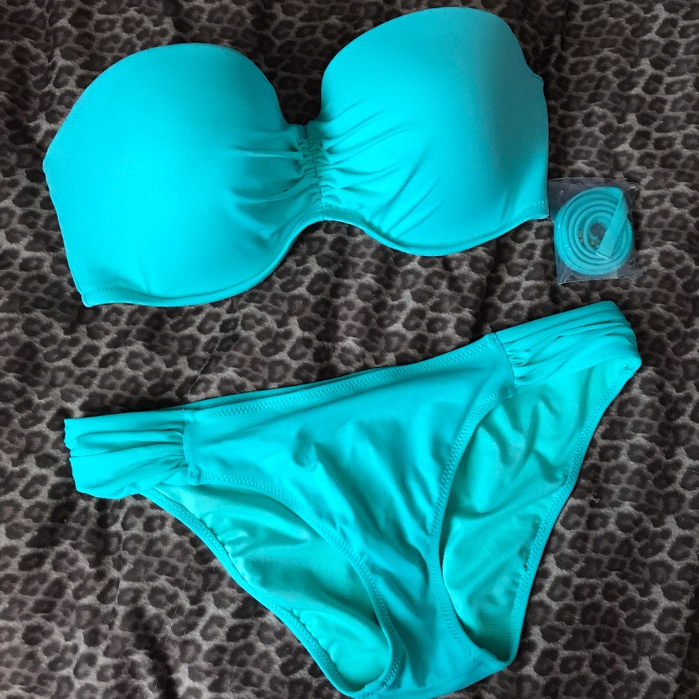 Discontinued MADI by VS... NWOT! 36DD/M