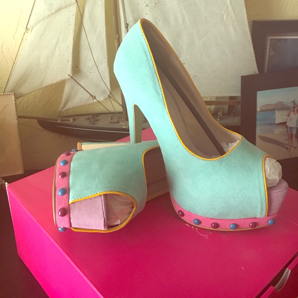 NBW as 7.5 mint green 5"  w/ 1.5" platform heel.