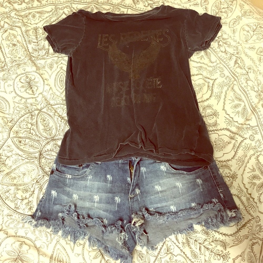 Palm Tree Shorts & Graphic T-Shirt