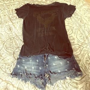 Palm Tree Shorts & Graphic T-Shirt