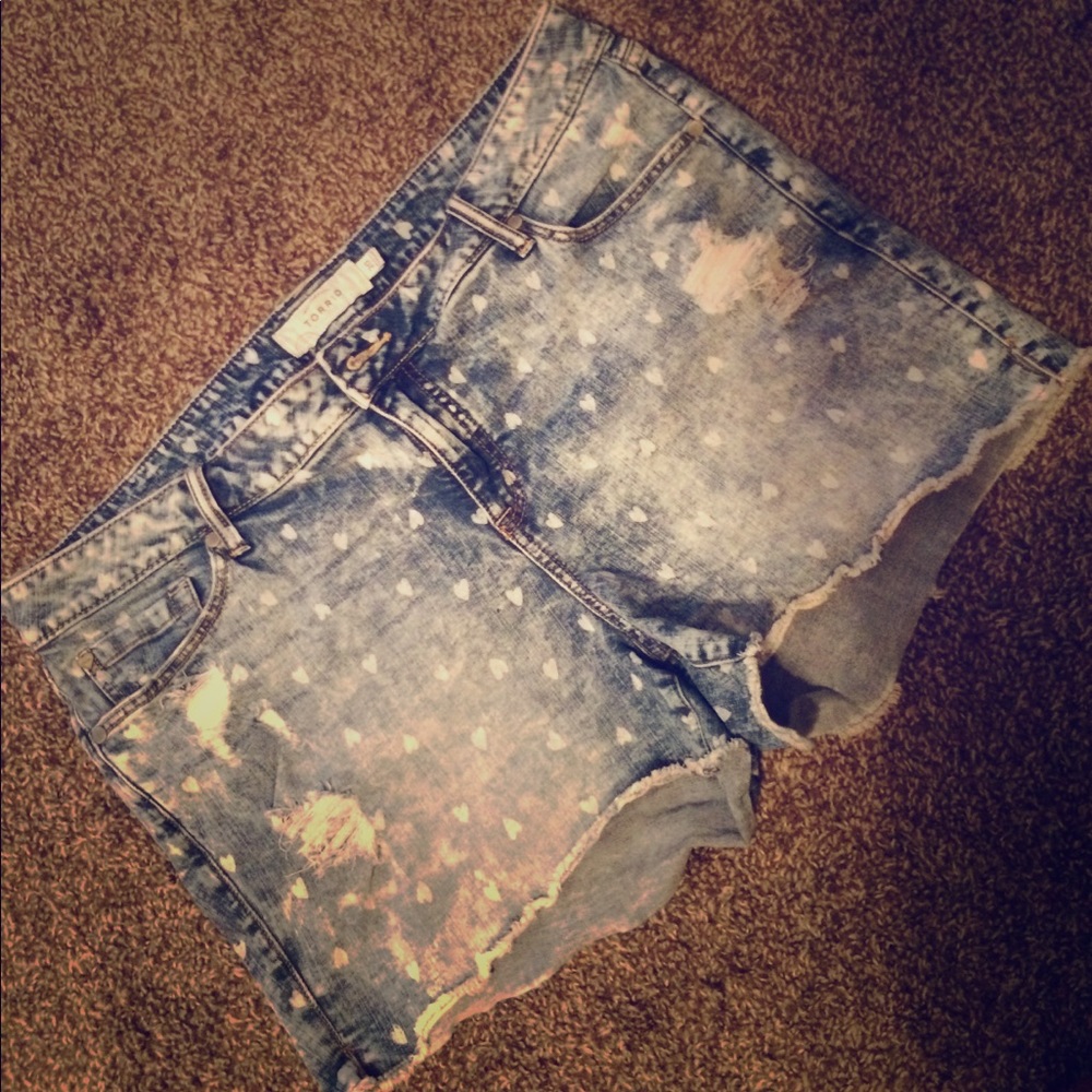 Torrid Size 20 denim distressed shorts with hearts