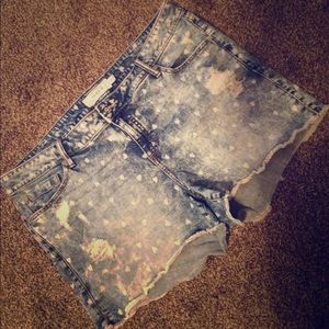 Torrid Size 20 denim distressed shorts with hearts