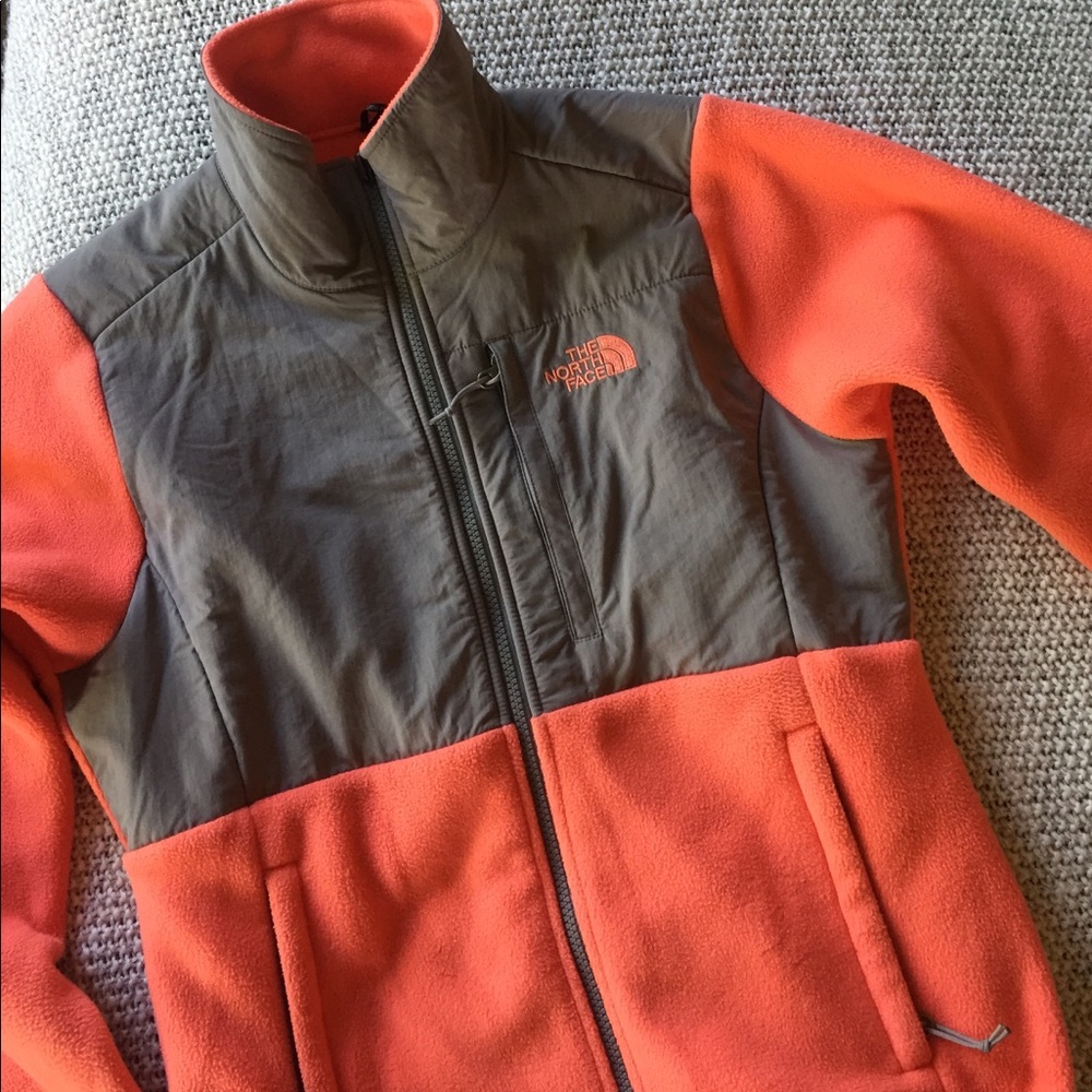 Lightly used peach Northface fleece jacket