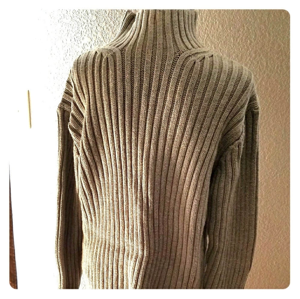 Men's GAP mock turtle neck sweater