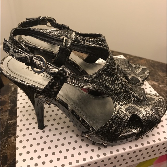 Shoes - Picture 2 of 3