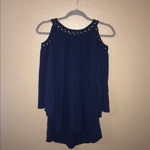 Open shoulder, 3/4 sleeve top