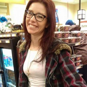 Meet your Posher, Leslie