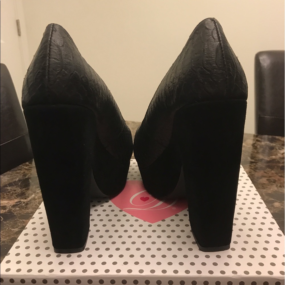 Shoes - Picture 3 of 3
