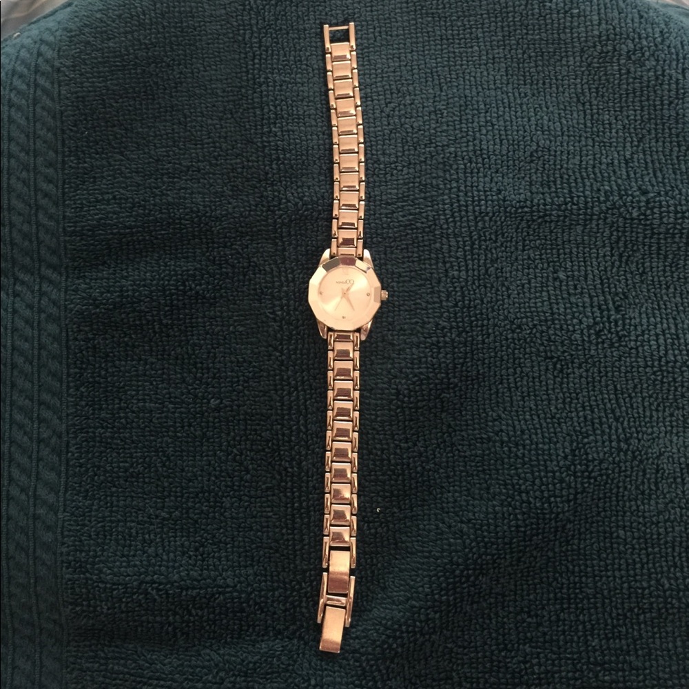 Nine and Co silver watch..needs battery