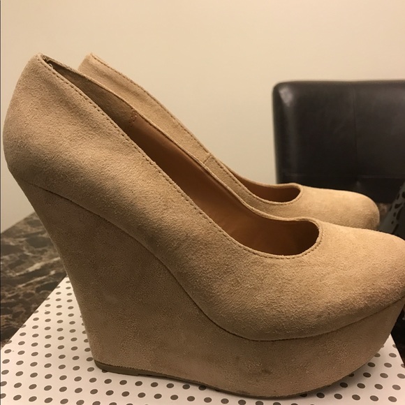 Shoes - Picture 2 of 3