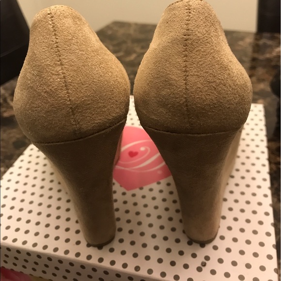 Shoes - Picture 3 of 3