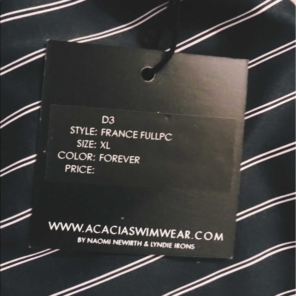 BRAND NEW ACACIA FRANCE ONE PIECE SIZE XL🌹 - Picture 4 of 7