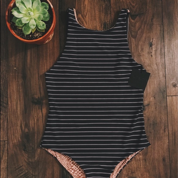BRAND NEW ACACIA FRANCE ONE PIECE SIZE XL🌹 - Picture 2 of 7