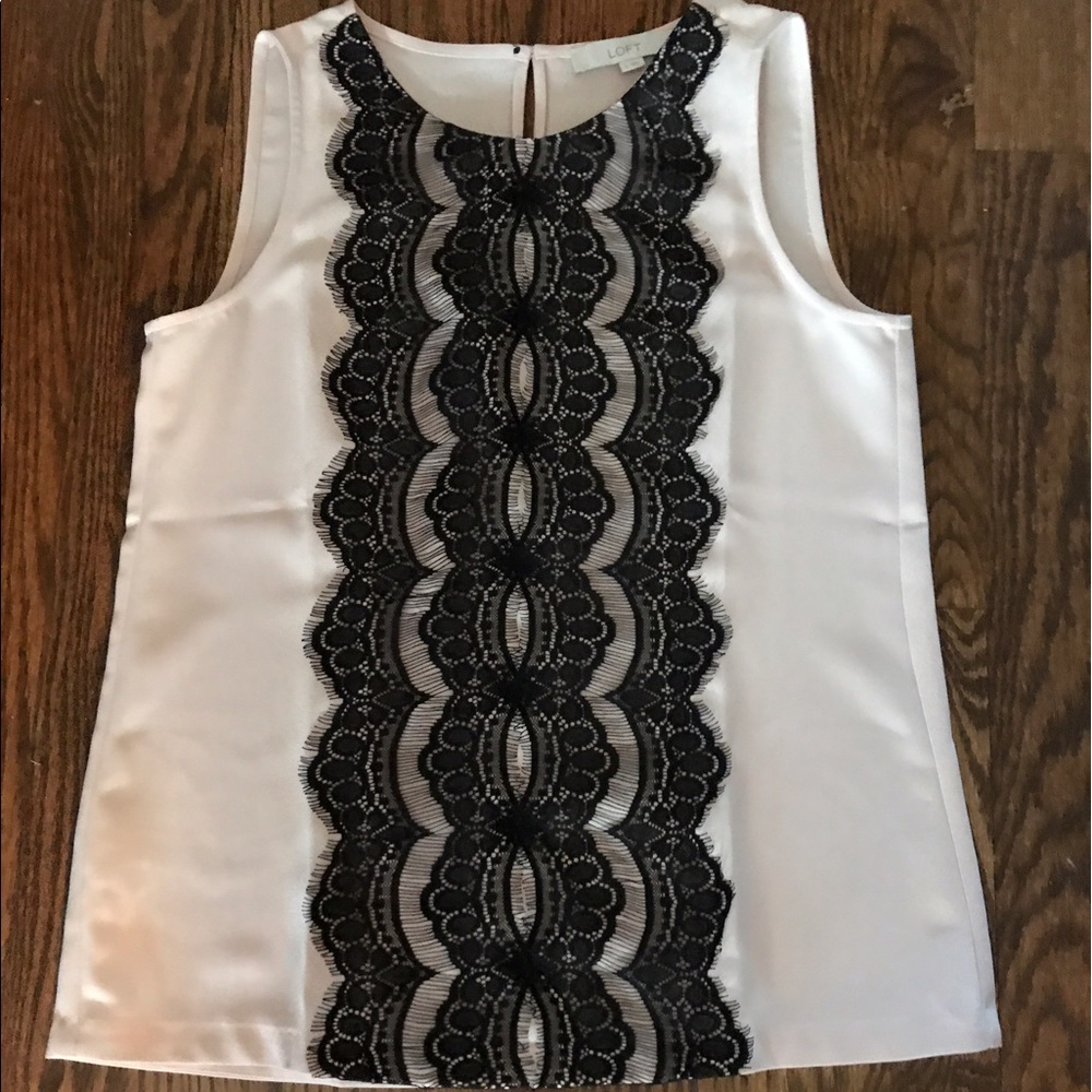 Loft Blush Sleeveless Blouse w/lace detail