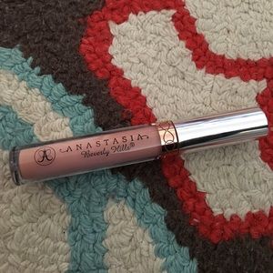 ABH Liquid Lipstick - Milkshake