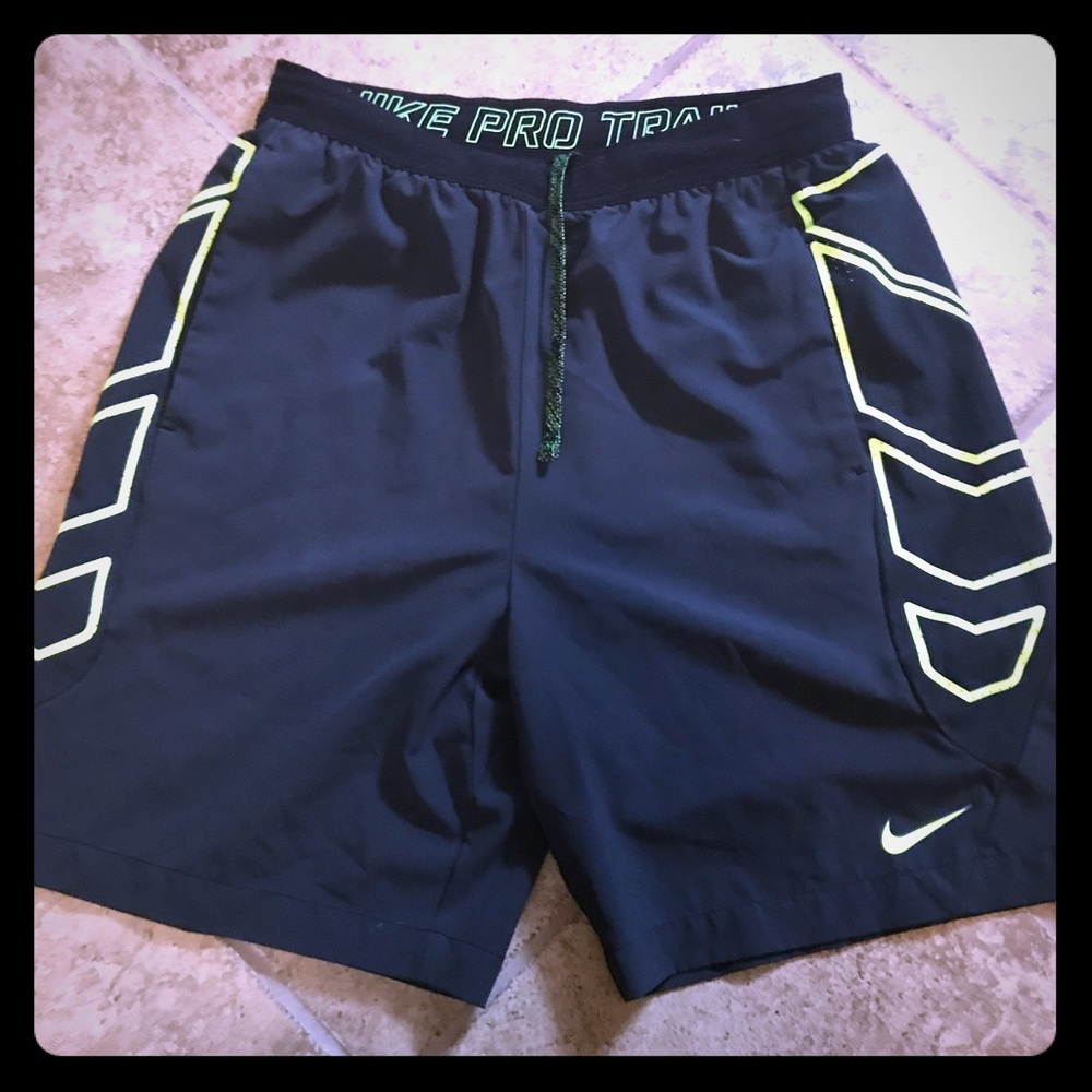 SOLD......NIKE MENS SHORTS