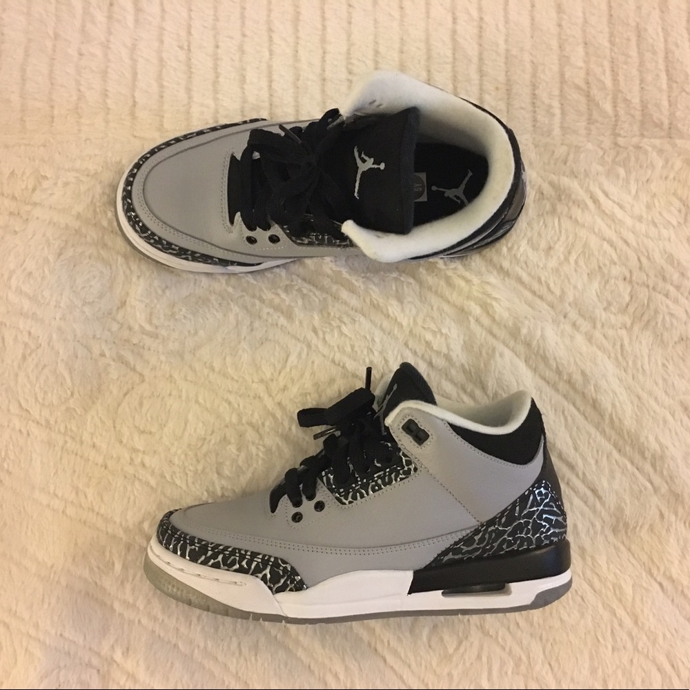 Jordan retro 3 wolf grey sneakers