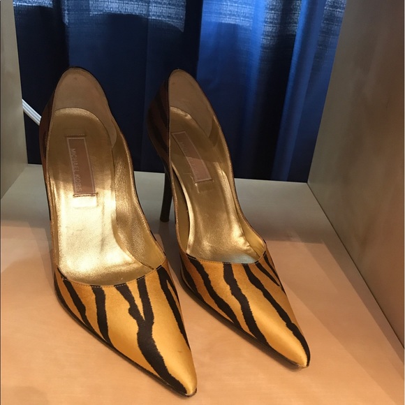 Michael Kors tiger print pointed toe pumps 🐯👠 - Picture 1 of 3
