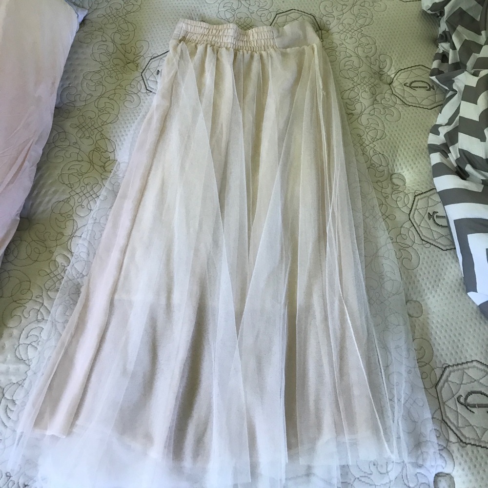 Tulle maxi skirt