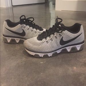 Nike tailwind 8