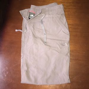 Women's North Face Pants, size 6 Short
