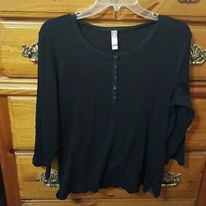 Black 3/4 sleeve shirt