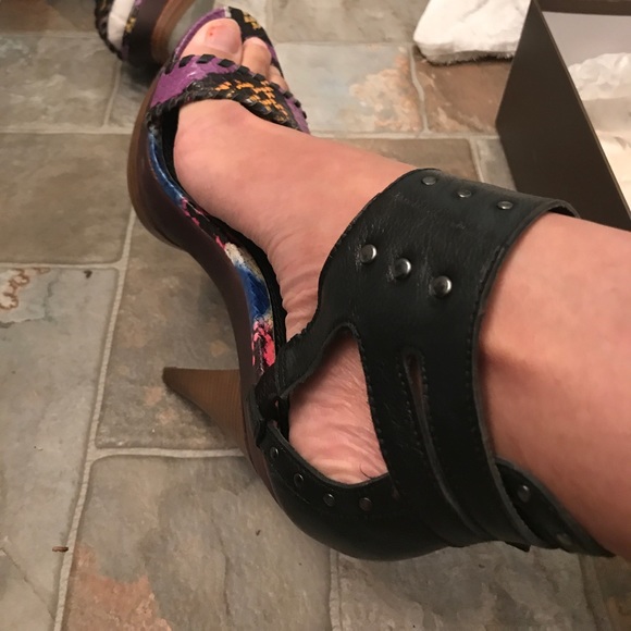 Multicolored ankle strap Bebe sandals - Picture 3 of 4