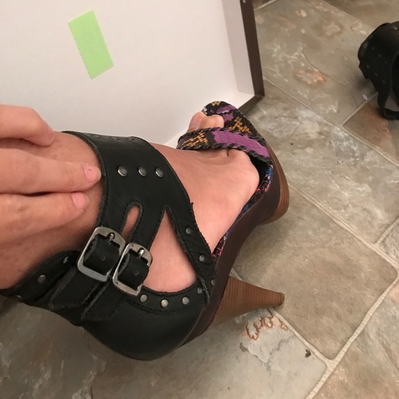 Multicolored ankle strap Bebe sandals - Picture 4 of 4