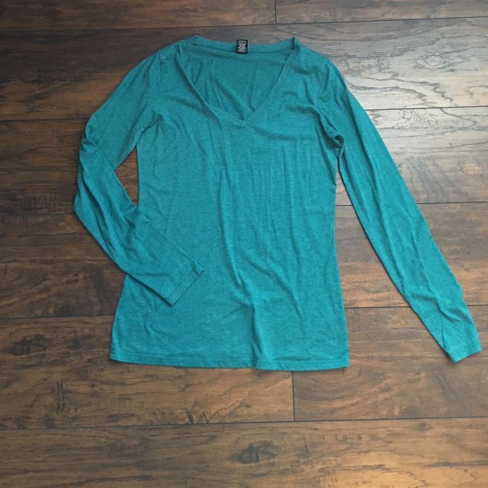 Zine Green Long Sleeve V Neck