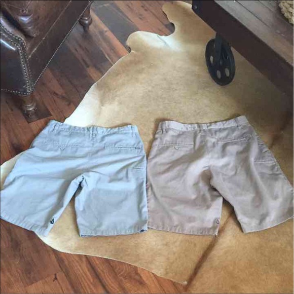 SOLD Volcom shorts - Picture 4 of 4