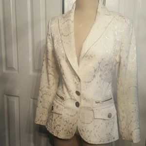 White fancy fitted jacket or off white