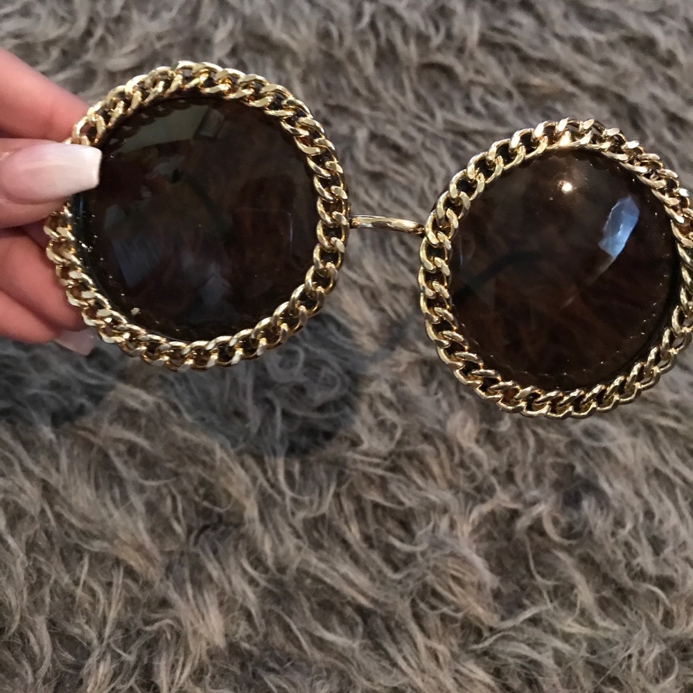 Vintage chained glasses