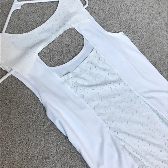 White fitness top - Picture 2 of 4