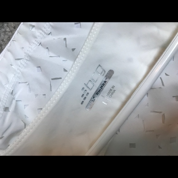 White fitness top - Picture 4 of 4