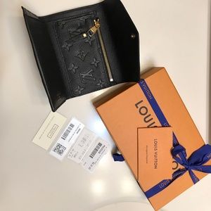 Louis Vuitton  Curieuse Wallet in Noir Empreinte