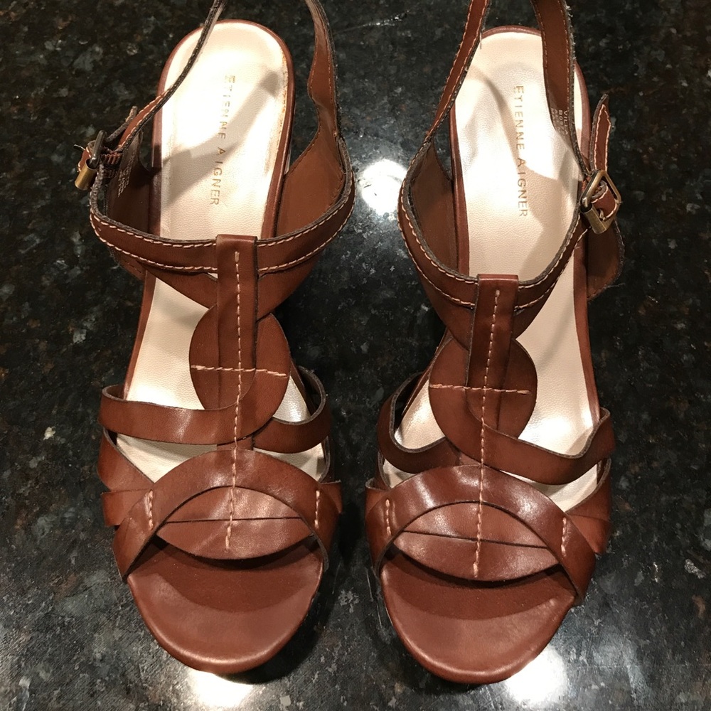 Etienne Aigner wedges
