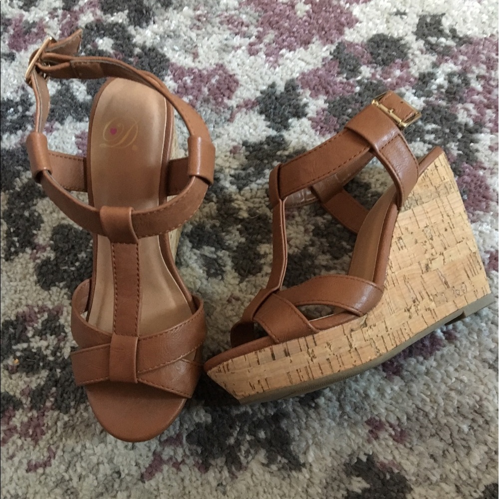 Summer wedges