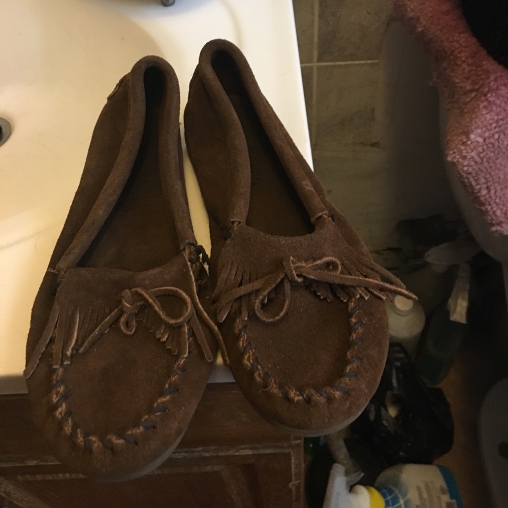Minnetonka shoes - Picture 1 of 5