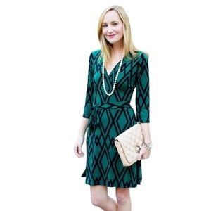 LEOTA perfect wrap mini in hunter diamond print