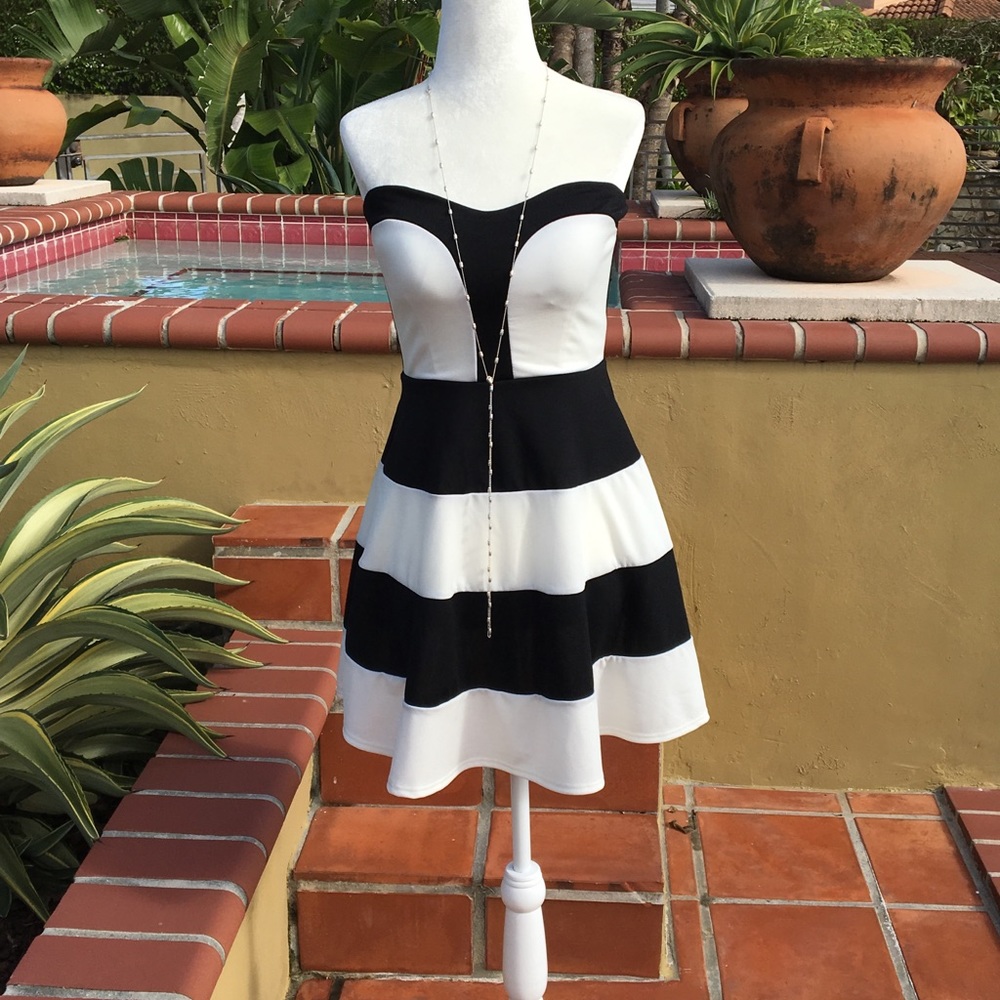 Steps New York Black and white tube dress