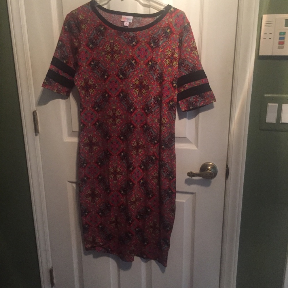 BNWOT Medium Lularoe Julia