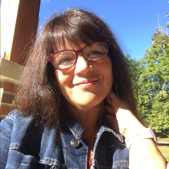 Meet your Posher, Roxanne - Picture 2 of 2