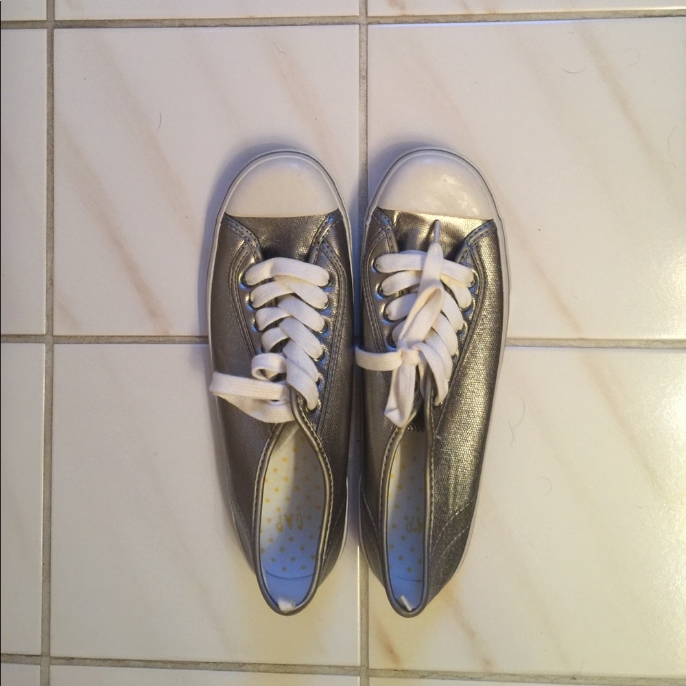 Gap silver gym shoes