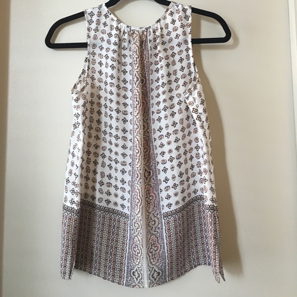 Patterned split neck tank top - Picture 4 of 4