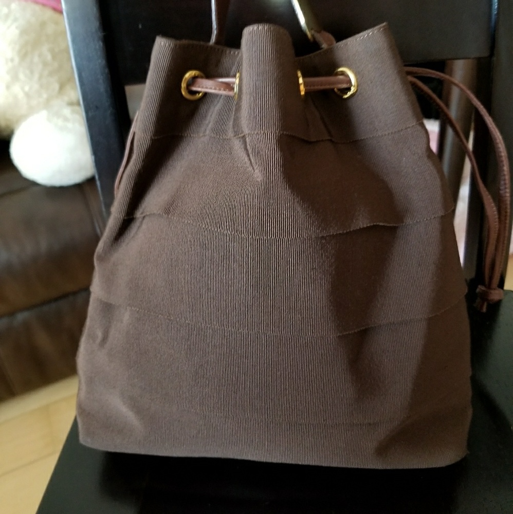 🎉🎉SOLD🎉🎉100% Auth Ferragamo Cross Body Bag