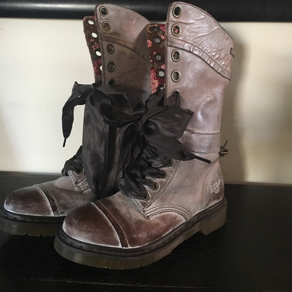 dr martens triumph 1914 brown, floral, ribbon lace